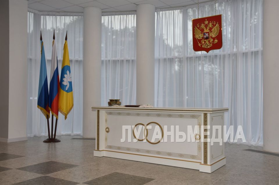 В Антраците открылся Дворец торжественных событий В Антраците открылся Дворец торжественных событий