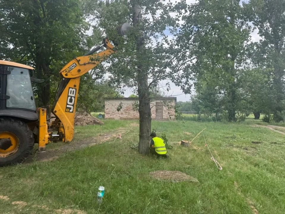 Воронежские строители ремонтируют отопление в Роговской школе Воронежские строители ремонтируют отопление в Роговской школе