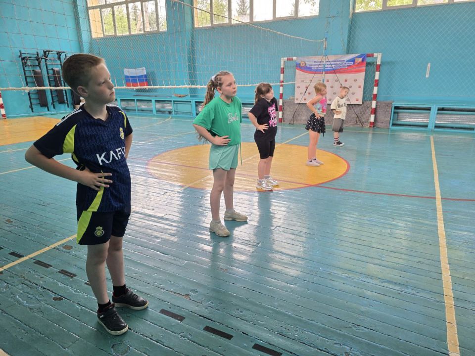 В Славяносербской ДЮСШ проведена зарядка, приуроченная ко Дню русского языка В Славяносербской ДЮСШ проведена зарядка, приуроченная ко Дню русского языка