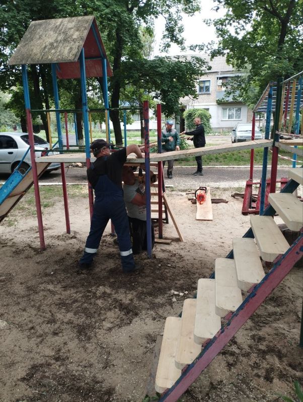 Ремонт детской площадки в сквере ВЛКСМ: Путь к более безопасному и комфортному отдыху Ремонт детской площадки в сквере ВЛКСМ: Путь к более безопасному и комфортному отдыху