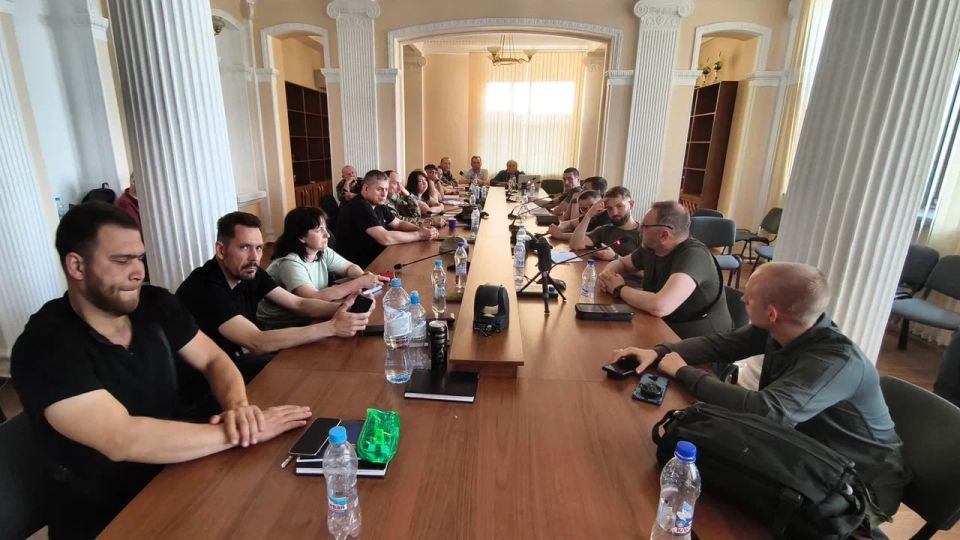 Неизвестная война: в Луганской государственной академии культуры и искусств им. Михаила Матусовского прошел трехдневный семинар «Военная кинодокументалистика» Неизвестная война: в Луганской государственной академии культуры и искусств им. Михаила Матусовского прошел трехдневный семинар «Военная кинодокументалистика»