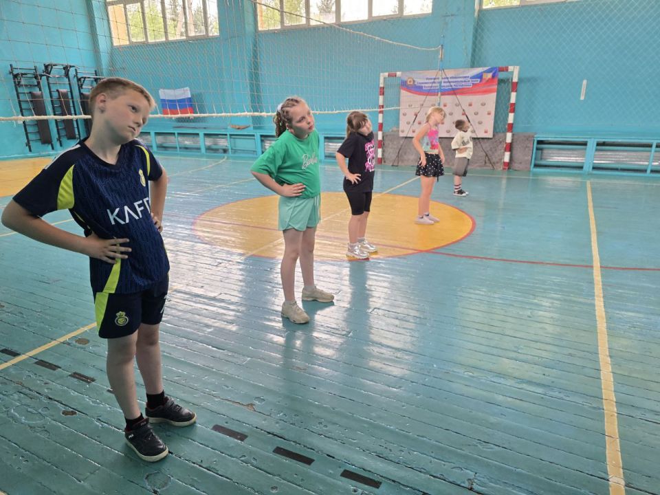 В Славяносербской ДЮСШ проведена зарядка, приуроченная ко Дню русского языка В Славяносербской ДЮСШ проведена зарядка, приуроченная ко Дню русского языка
