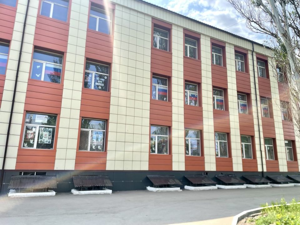 Активисты Брянковской специализированной школы №1, при содействии советника директора по воспитанию Галины Савчук и педагога-организатора Олеси Щербак, приняли участие во Всероссийской акции "Окна России" Активисты Брянковской специализированной школы №1, при содействии советника директора по воспитанию Галины Савчук и педагога-организатора Олеси Щербак, приняли участие во Всероссийской акции "Окна России"