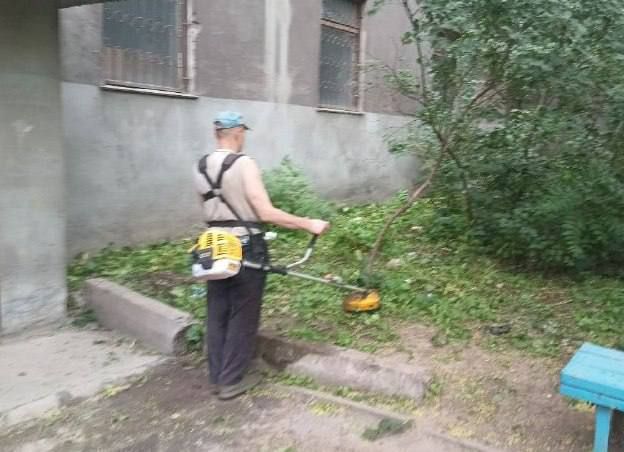 Коммунальные службы проводят работы на территории города Коммунальные службы проводят работы на территории города