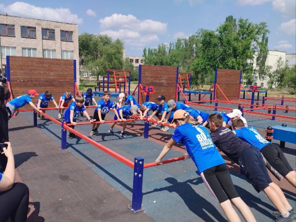 Воспитанники Алчевской спортивной школы №1 им. С.А. Балина приняли участие в открытой тренировке «Мои рекорды — моей России» Воспитанники Алчевской спортивной школы №1 им. С.А. Балина приняли участие в открытой тренировке «Мои рекорды — моей России»