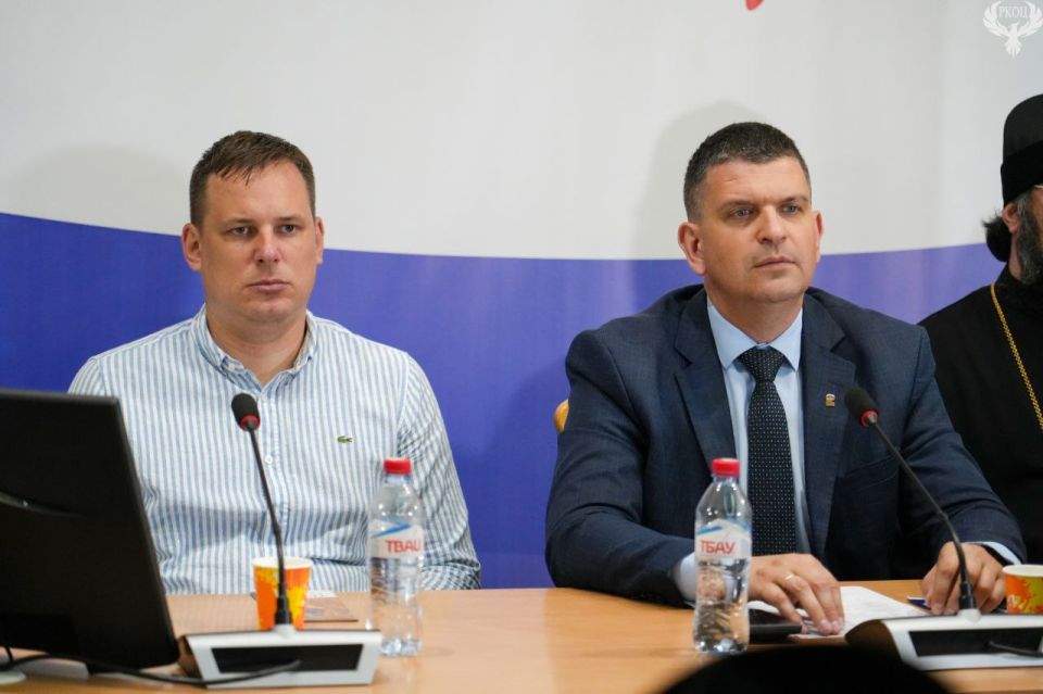 11 июня в ЛГУ им. В. Даля состоялся форум "Православная церковь Украины — инструмент шовинистической политики Киева" 11 июня в ЛГУ им. В. Даля состоялся форум "Православная церковь Украины — инструмент шовинистической политики Киева"