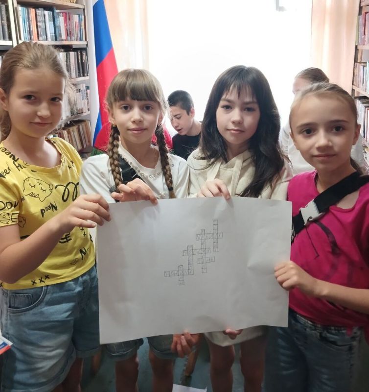 В преддверии праздника Дня России в библиотеке - филиале №2 прошёл патриотический час «Горжусь тобой, моя Россия!» В преддверии праздника Дня России в библиотеке - филиале №2 прошёл патриотический час «Горжусь тобой, моя Россия!»