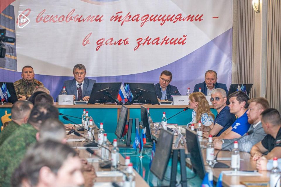 Владимир Якушев: Единая Россия вместе с Донбассом реализует проекты по восстановлению культуры и истории - их главным проводником является русский язык Владимир Якушев: Единая Россия вместе с Донбассом реализует проекты по восстановлению культуры и истории - их главным проводником является русский язык