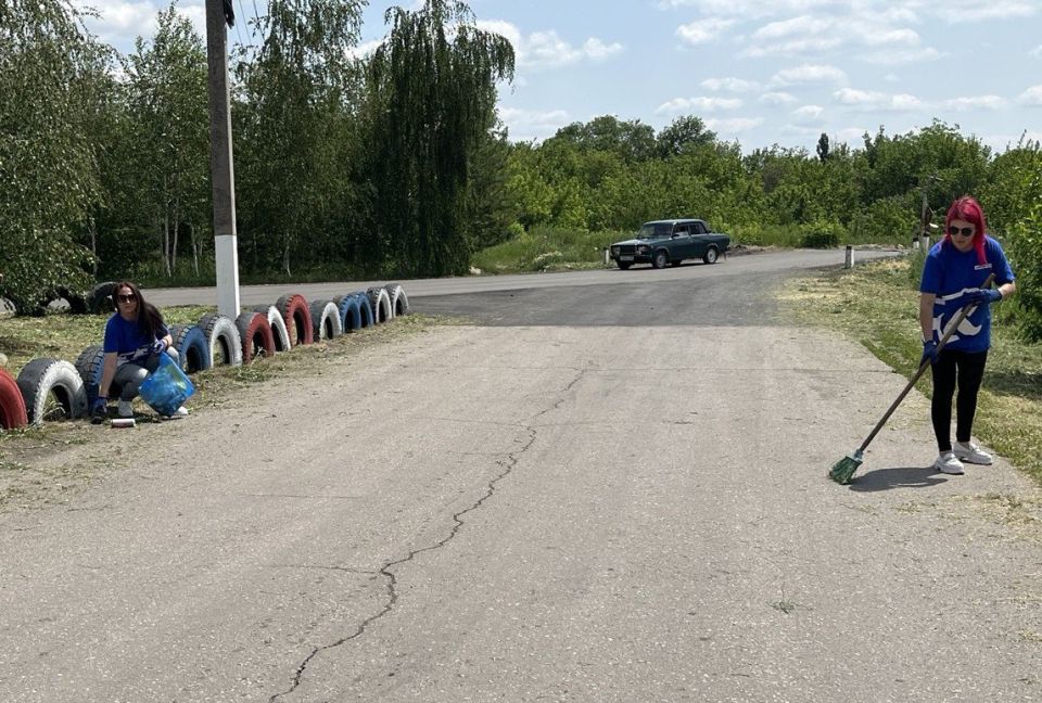 В ПГТ СОФИЕВСКИЙ ПРОДОЛЖАЮТСЯ РАБОТЫ ПО БЛАГОУСТРОЙСТВУ ТЕРРИТОРИИ В ПГТ СОФИЕВСКИЙ ПРОДОЛЖАЮТСЯ РАБОТЫ ПО БЛАГОУСТРОЙСТВУ ТЕРРИТОРИИ
