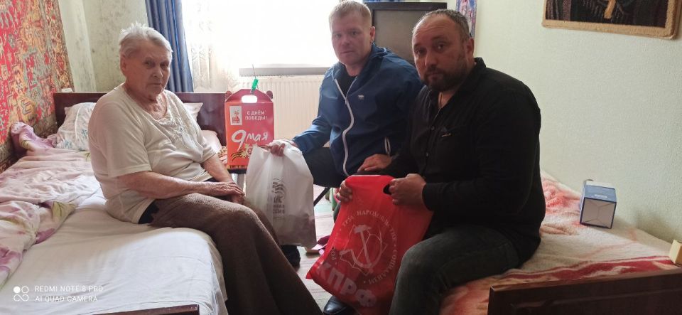 В рамках празднования Года защитника Отечества депутаты городского Совета Василий Оробцов и Александр Куринный навестили ветеранов Великой Отечественной войны В рамках празднования Года защитника Отечества депутаты городского Совета Василий Оробцов и Александр Куринный навестили ветеранов Великой Отечественной войны