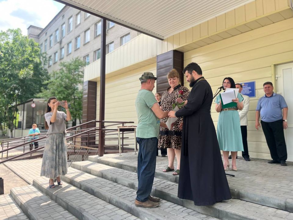 Альберт Зинченко: Сегодня в преддверии Дня медицинского работника состоялось торжественное мероприятие в стенах Станично-Луганской центральной районной больницы Альберт Зинченко: Сегодня в преддверии Дня медицинского работника состоялось торжественное мероприятие в стенах Станично-Луганской центральной районной больницы