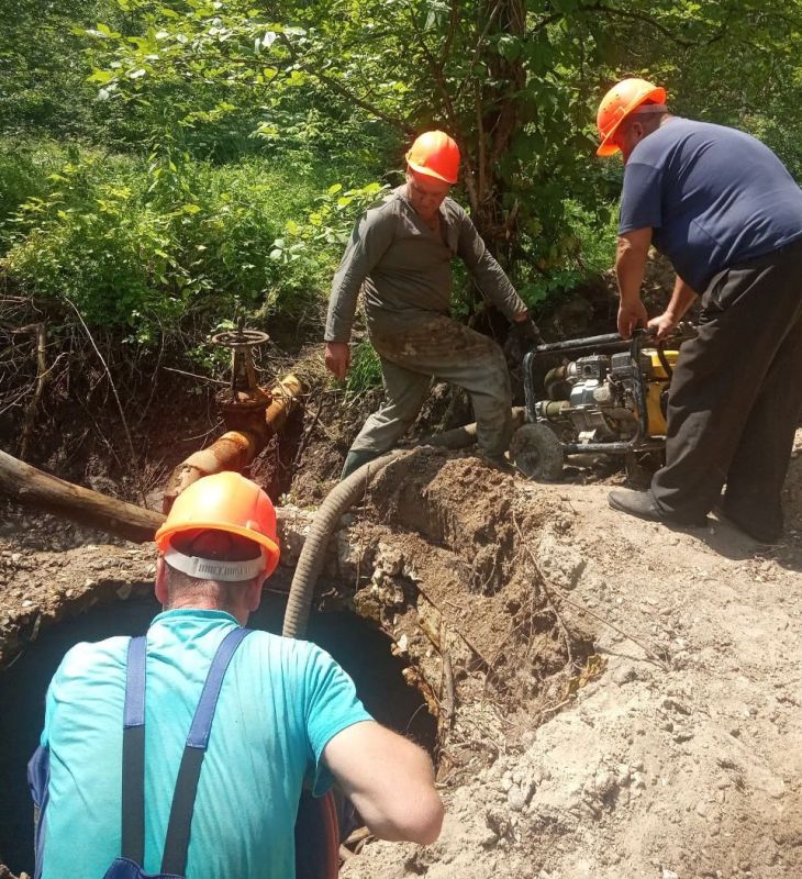 ГОТОВИМСЯ К ЗИМЕ!. Алчевское управление ГУП ЛНР «Лугансквода» в рамках подготовки к осенне-зимнему периоду провели плановые ремонтные работы на одном из водозаборов ГОТОВИМСЯ К ЗИМЕ!. Алчевское управление ГУП ЛНР «Лугансквода» в рамках подготовки к осенне-зимнему периоду провели плановые ремонтные работы на одном из водозаборов