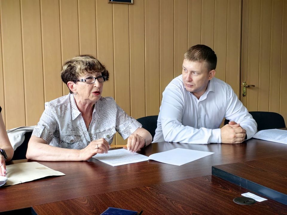 Евгений Шаталин: Принял участие в публичных слушаниях в администрации Евгений Шаталин: Принял участие в публичных слушаниях в администрации