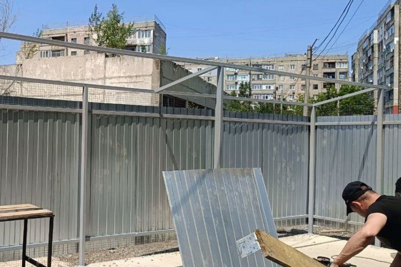 Администрация округа закончила оборудование спецплощадок для контейнеров твёрдых коммунальных отходов Администрация округа закончила оборудование спецплощадок для контейнеров твёрдых коммунальных отходов