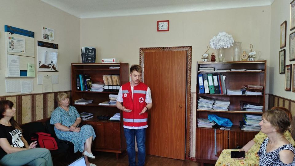 Педагоги Дома творчества приняли участие в мастер-классе по оказанию первой медицинской помощи Педагоги Дома творчества приняли участие в мастер-классе по оказанию первой медицинской помощи