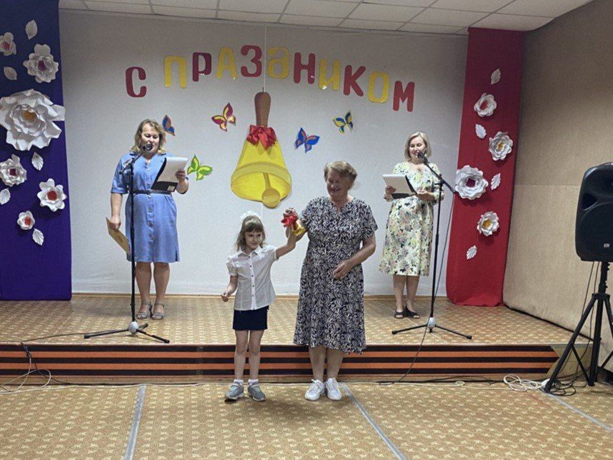 Завершение учебного года в Краснодонском Университете третьего поколения Завершение учебного года в Краснодонском Университете третьего поколения