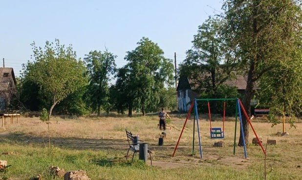 В посёлке Изварино провели работы по благоустройству В посёлке Изварино провели работы по благоустройству