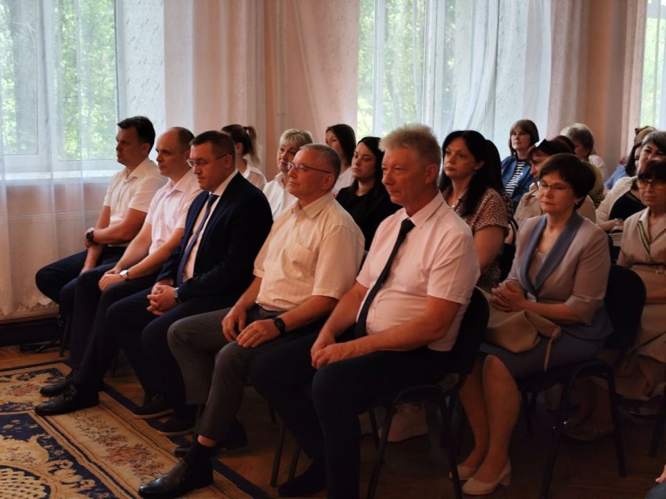 В Красном Луче ко Дню медицинского работника состоялся праздничный концерт В Красном Луче ко Дню медицинского работника состоялся праздничный концерт