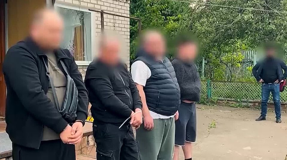 "Гуманитарка" смерти. Цинизму нет предела - пока бойцы СВО защищают Родину, отбросы общества под видом гуманитарной помощи перевозили смертоносные соли в ЛНР, ДНР, Крым и Ростовскую область