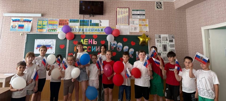 В Краснодонском муниципальном округе продолжают свою работу пришкольные тематические площадки в 13 школах, которые являются настоящим центром летнего отдыха для детей В Краснодонском муниципальном округе продолжают свою работу пришкольные тематические площадки в 13 школах, которые являются настоящим центром летнего отдыха для детей