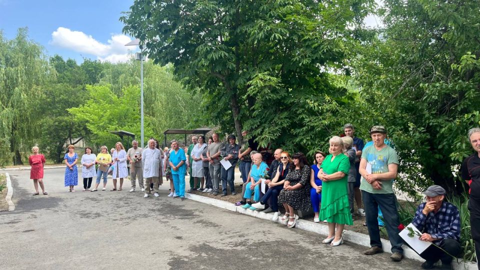 Альберт Зинченко: Сегодня в преддверии Дня медицинского работника состоялось торжественное мероприятие в стенах Станично-Луганской центральной районной больницы Альберт Зинченко: Сегодня в преддверии Дня медицинского работника состоялось торжественное мероприятие в стенах Станично-Луганской центральной районной больницы