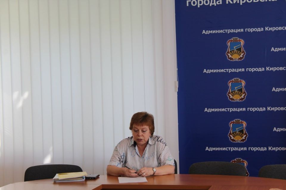 В Администрации городского округа город Кировск Луганской Народной Республики проведен семинар на тему: «Законодательная и нормативно-правовая база организации работы архивов и экспертных комиссий предприятий и организаций»... В Администрации городского округа город Кировск Луганской Народной Республики проведен семинар на тему: «Законодательная и нормативно-правовая база организации работы архивов и экспертных комиссий предприятий и организаций»...