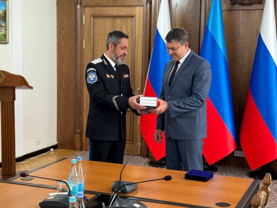 Виктор Водолацкий: В преддверии Большого Круга Донских казаков Луганской Народной Республики, Глава ЛНР Пасечник Леонид Иванович встретился с Атаманом Всероссийского казачьего общества, заместителем полномочного... Виктор Водолацкий: В преддверии Большого Круга Донских казаков Луганской Народной Республики, Глава ЛНР Пасечник Леонид Иванович встретился с Атаманом Всероссийского казачьего общества, заместителем полномочного...