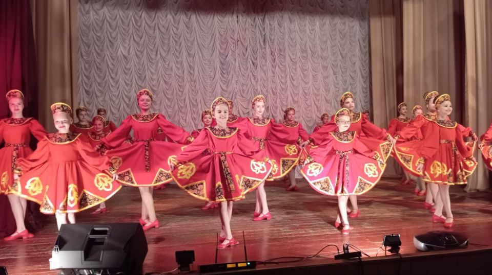 В Доме культуры имени Горького пгт Ясеновский состоялась праздничная концертная программа «Я люблю тебя, Россия…», посвященная Дню России В Доме культуры имени Горького пгт Ясеновский состоялась праздничная концертная программа «Я люблю тебя, Россия…», посвященная Дню России