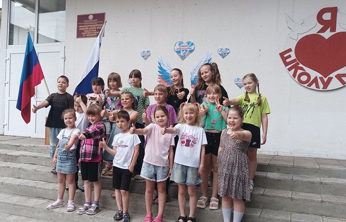 В Краснодонском муниципальном округе продолжается акция «Профессиональные каникулы» В Краснодонском муниципальном округе продолжается акция «Профессиональные каникулы»