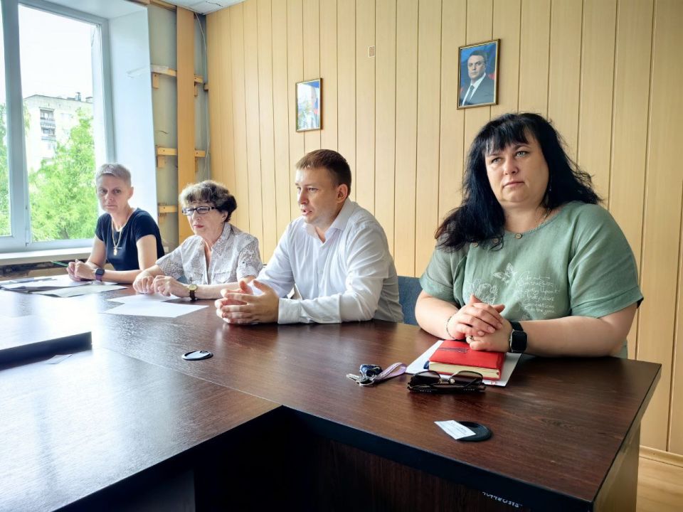 Евгений Шаталин: Принял участие в публичных слушаниях в администрации Евгений Шаталин: Принял участие в публичных слушаниях в администрации