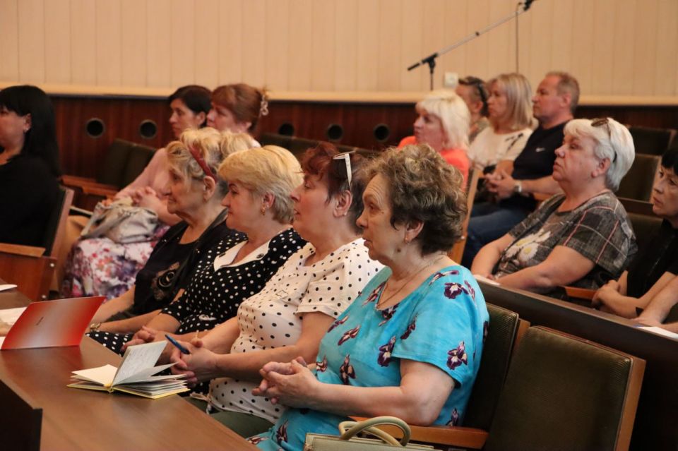 В администрации прошло совещание по вопросам правового регулирования миграционного учёта и оформления справок В администрации прошло совещание по вопросам правового регулирования миграционного учёта и оформления справок