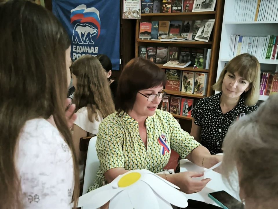 12 июня наша страна отмечает один из главных государственных праздников – День России 12 июня наша страна отмечает один из главных государственных праздников – День России