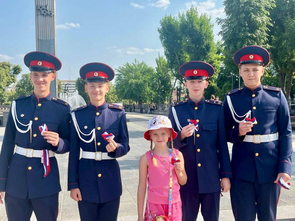 #РодинойГоржусь: Луганск присоединился к всероссийской акции! #РодинойГоржусь: Луганск присоединился к всероссийской акции!