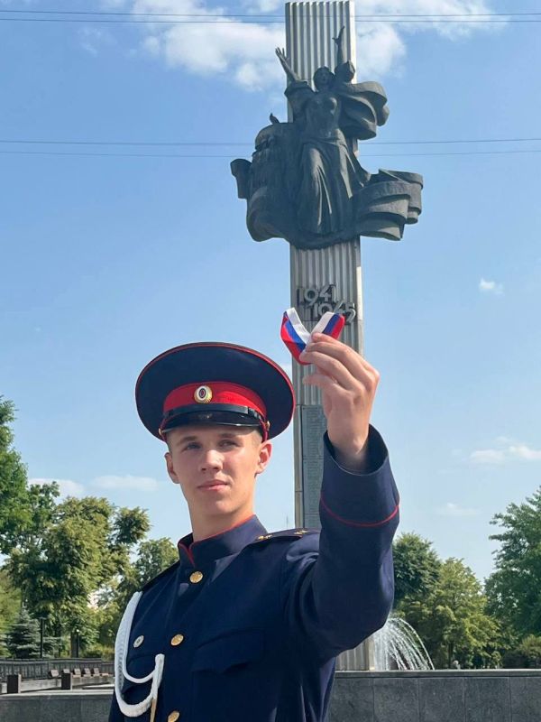 #РодинойГоржусь: Луганск присоединился к всероссийской акции! #РодинойГоржусь: Луганск присоединился к всероссийской акции!
