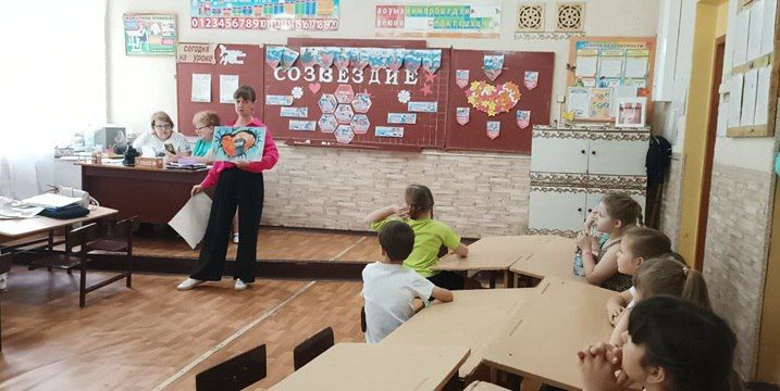 В Краснодонском муниципальном округе продолжается акция «Профессиональные каникулы» В Краснодонском муниципальном округе продолжается акция «Профессиональные каникулы»