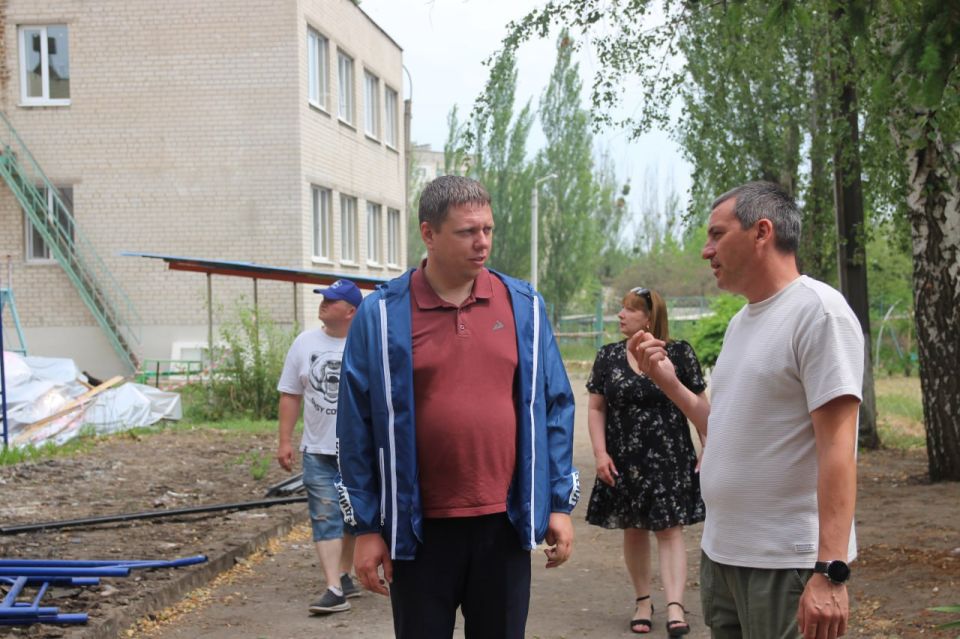 По народной программе «Единой России» в Лисичанске продолжается ремонт ясли-сада «Светлячок» и водовода По народной программе «Единой России» в Лисичанске продолжается ремонт ясли-сада «Светлячок» и водовода