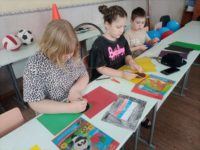 В Краснодонском муниципальном округе продолжают свою работу пришкольные тематические площадки в 13 школах, которые являются настоящим центром летнего отдыха для детей В Краснодонском муниципальном округе продолжают свою работу пришкольные тематические площадки в 13 школах, которые являются настоящим центром летнего отдыха для детей