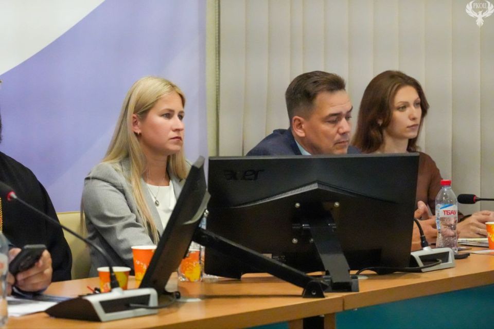 11 июня в ЛГУ им. В. Даля состоялся форум "Православная церковь Украины — инструмент шовинистической политики Киева" 11 июня в ЛГУ им. В. Даля состоялся форум "Православная церковь Украины — инструмент шовинистической политики Киева"