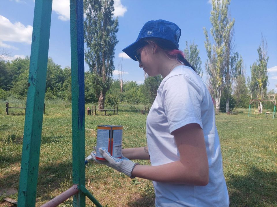 В рамках республиканской акции "Яркое детство" в жилом массиве "Завадск" члены партии "Единая Россия" обновили детскую площадку для наших маленьких жителей! В рамках республиканской акции "Яркое детство" в жилом массиве "Завадск" члены партии "Единая Россия" обновили детскую площадку для наших маленьких жителей!