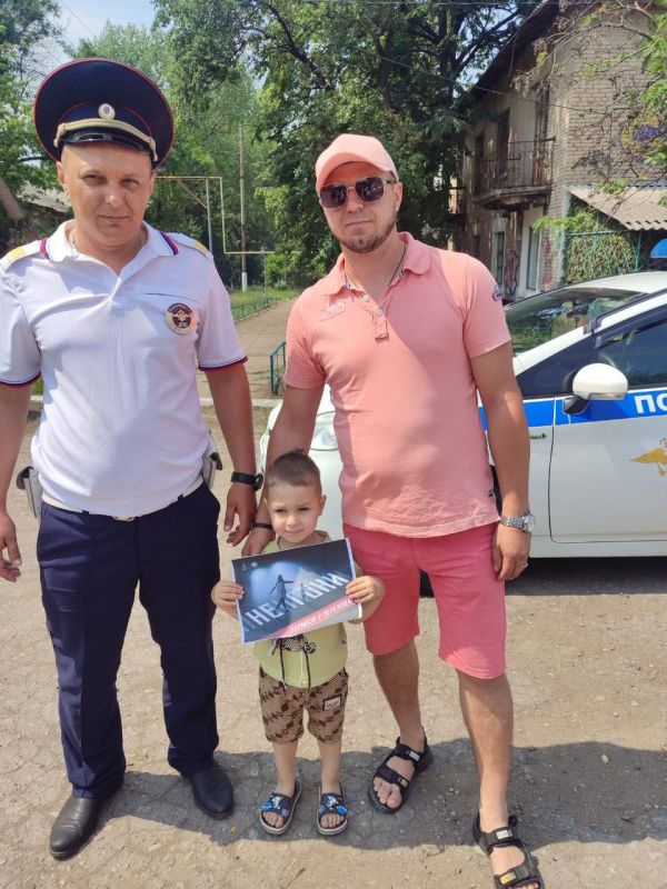 В праздничный день сотрудники Госавтоинспекции ОМВД России «Брянковский» провели профилактические беседы с участниками дорожного движения В праздничный день сотрудники Госавтоинспекции ОМВД России «Брянковский» провели профилактические беседы с участниками дорожного движения