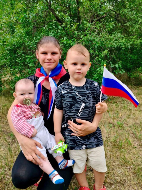 Мероприятия ко Дню России прошли в социальных учреждениях республики Мероприятия ко Дню России прошли в социальных учреждениях республики