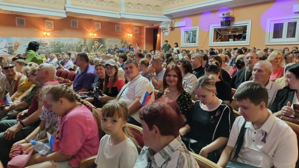 Сегодня первый заместитель Главы городского округа город Ровеньки Татьяна Хрипачева вместе с сотрудниками Администрации городского округа город Ровеньки, Республиканского центра социальной защиты населения в г. Ровеньки... Сегодня первый заместитель Главы городского округа город Ровеньки Татьяна Хрипачева вместе с сотрудниками Администрации городского округа город Ровеньки, Республиканского центра социальной защиты населения в г. Ровеньки...