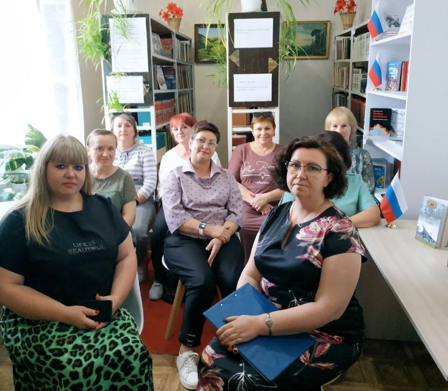 В пгт Крепенский прошёл информационно-познавательный час "Живи и здравствуй, Русь святая!" В пгт Крепенский прошёл информационно-познавательный час "Живи и здравствуй, Русь святая!"