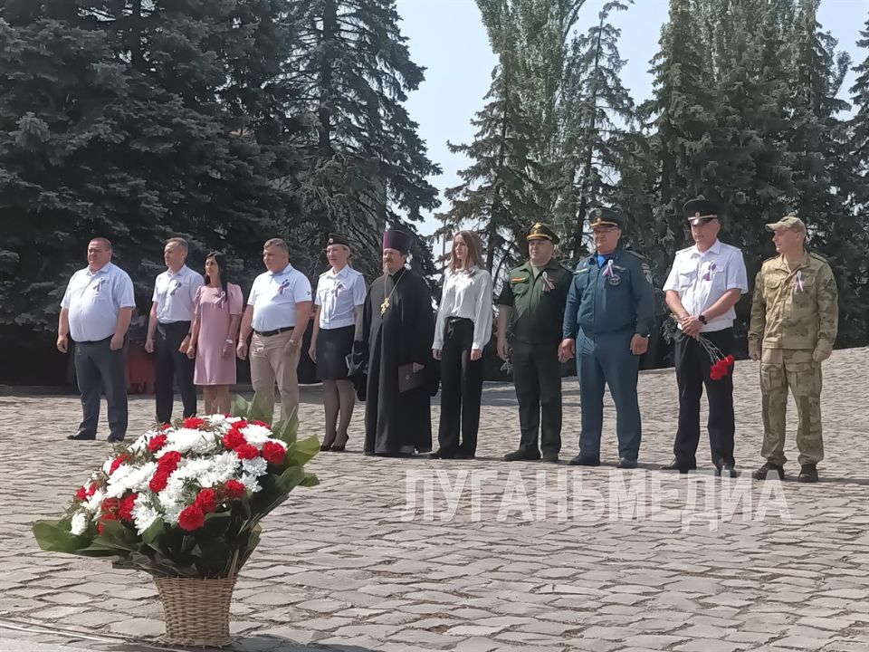У Мемориального комплекса «Слава» 12 июня состоялся торжественный митинг, посвященный Дню России У Мемориального комплекса «Слава» 12 июня состоялся торжественный митинг, посвященный Дню России