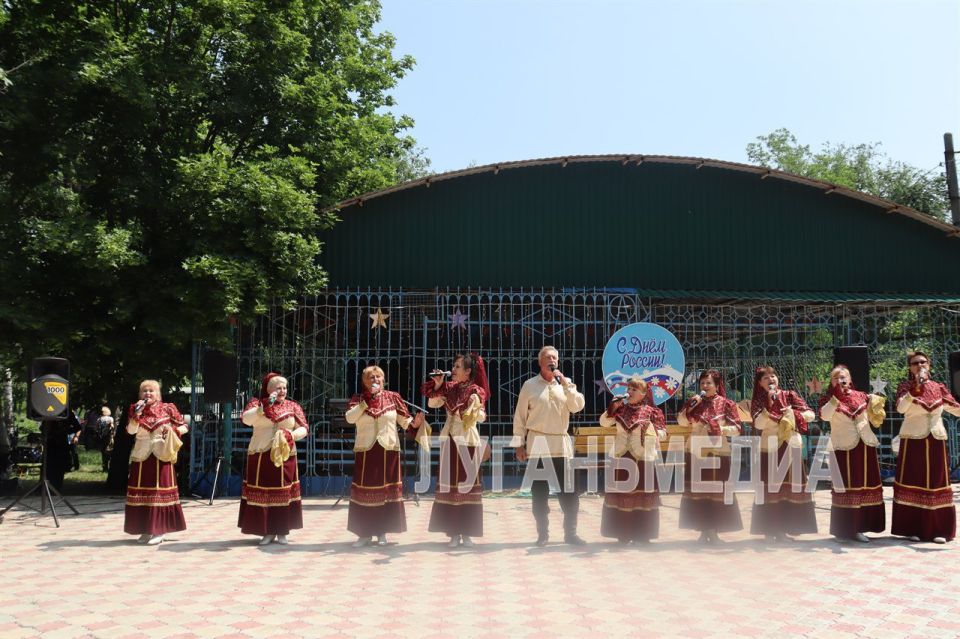 Эпицентром празднования Дня России в Свердловске стал парк культуры и отдыха имени Героев Сталинградской битвы Эпицентром празднования Дня России в Свердловске стал парк культуры и отдыха имени Героев Сталинградской битвы