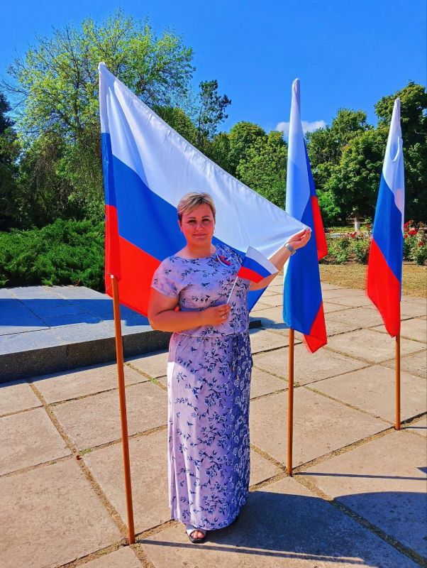 Славяносербское отделение МФЦ поздоравляет Славяносербское отделение МФЦ поздоравляет