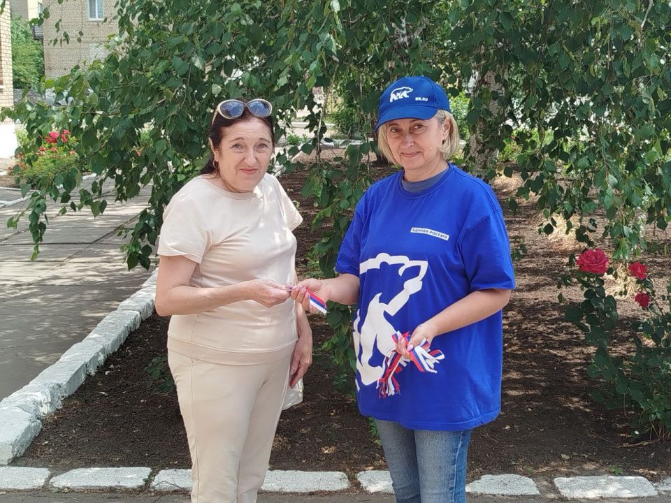 Единороссы поздравили жителей муниципалитета с праздником Единороссы поздравили жителей муниципалитета с праздником