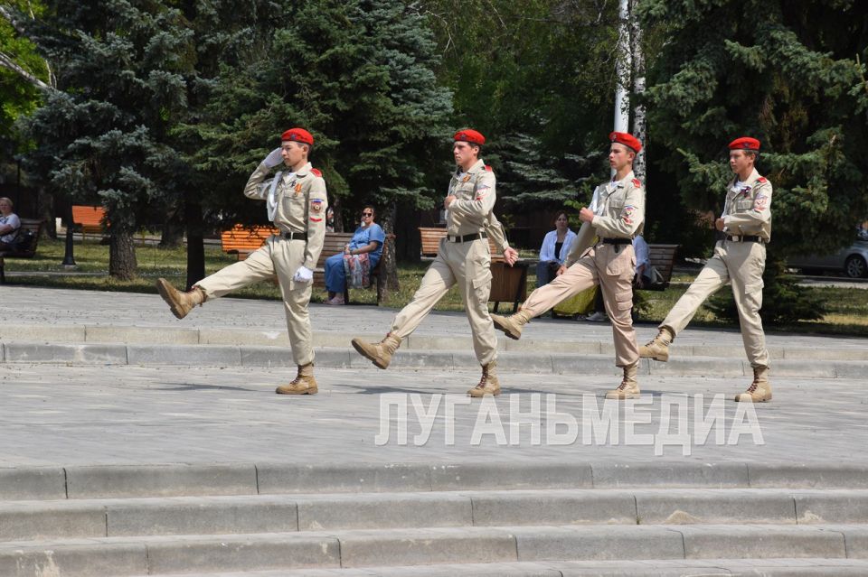 В Стаханове прошло празднование Дня России В Стаханове прошло празднование Дня России