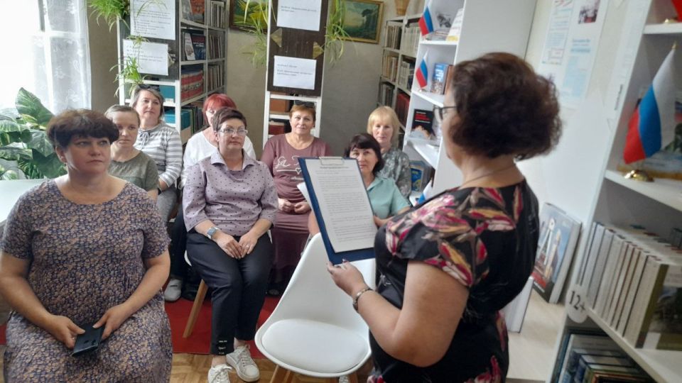 В пгт Крепенский прошёл информационно-познавательный час "Живи и здравствуй, Русь святая!" В пгт Крепенский прошёл информационно-познавательный час "Живи и здравствуй, Русь святая!"