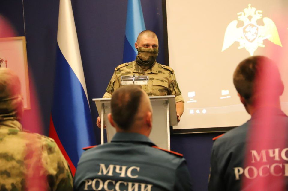 Сотрудники пресс-службы регионального МВД стали участниками организованной коллегами из Управления Росгвардии выставки фоторабот «Взаимодействие-2025» Сотрудники пресс-службы регионального МВД стали участниками организованной коллегами из Управления Росгвардии выставки фоторабот «Взаимодействие-2025»